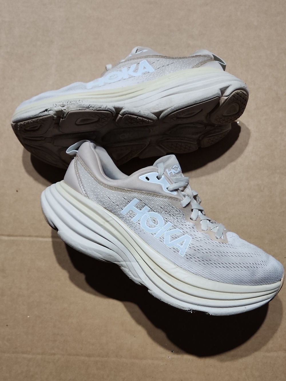 HOKA Bondi 8 Supportive Sand / Eggnog Cream Running Shoes Sz 8B